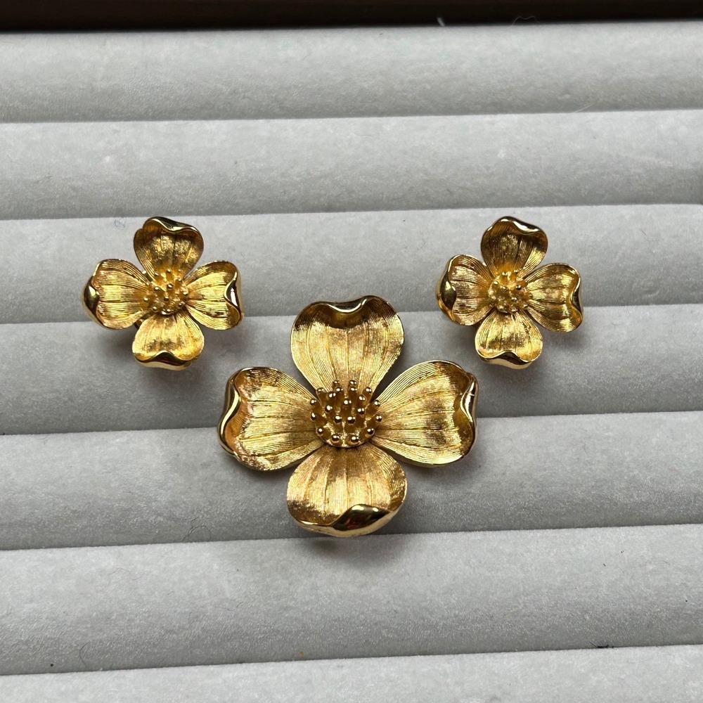 Crown Trifari Gold Tone Dogwood Flower Brooch and Clip On Earrings Set Vintage